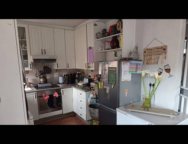 4 BEDROOM DETACHED FOR SALE IN SOUTH CREST